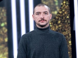 Известному шоумену из-за долгов отрезали электричество. Почему он не заплатил за свет