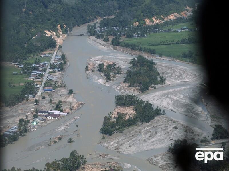 В Індонезії через повені загинуло понад 900 людей