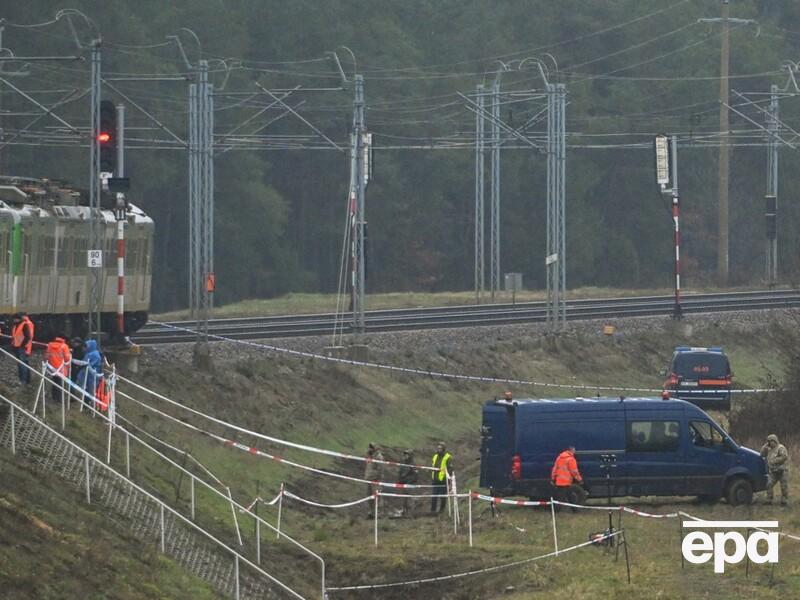 Подрывы железной дороги. Польша направила в Интерпол запросы на розыск двух диверсантов, один из них – из Украины