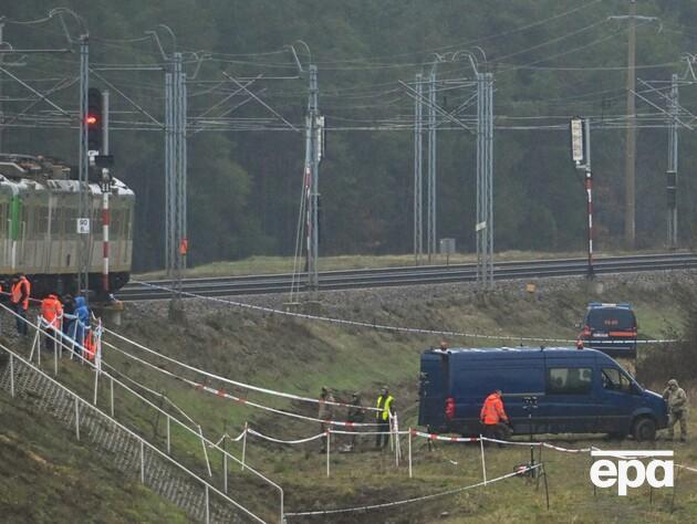 Подрывы железной дороги. Польша направила в Интерпол запросы на розыск двух диверсантов, один из них – из Украины