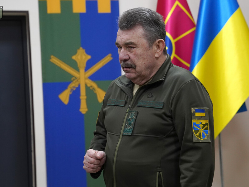 Ексміністра оборони Кузьмука звільнили з посади в ЗСУ і пояснили, як він на ній опинився