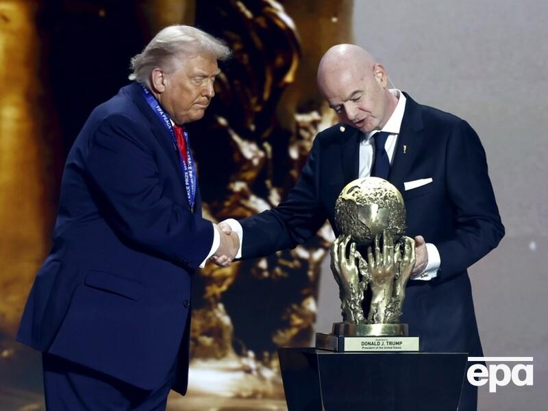 В ФИФА оправдались за вручение Трампу срочно учрежденной "премии мира"