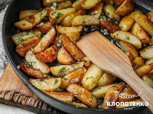 Чтобы жареный картофель получился самым вкусным – обязательно добавьте это. Три рецепта Клопотенко