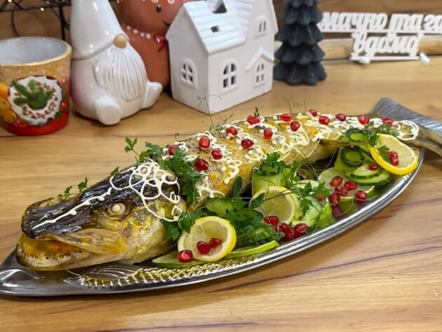 Фаршированная щука по этому рецепту получается невероятно сочная и нежная. Советы и секреты