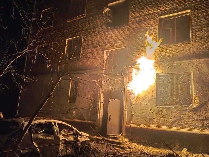 Дрони РФ атакували Чернігів. Є поранені, горів газопровід