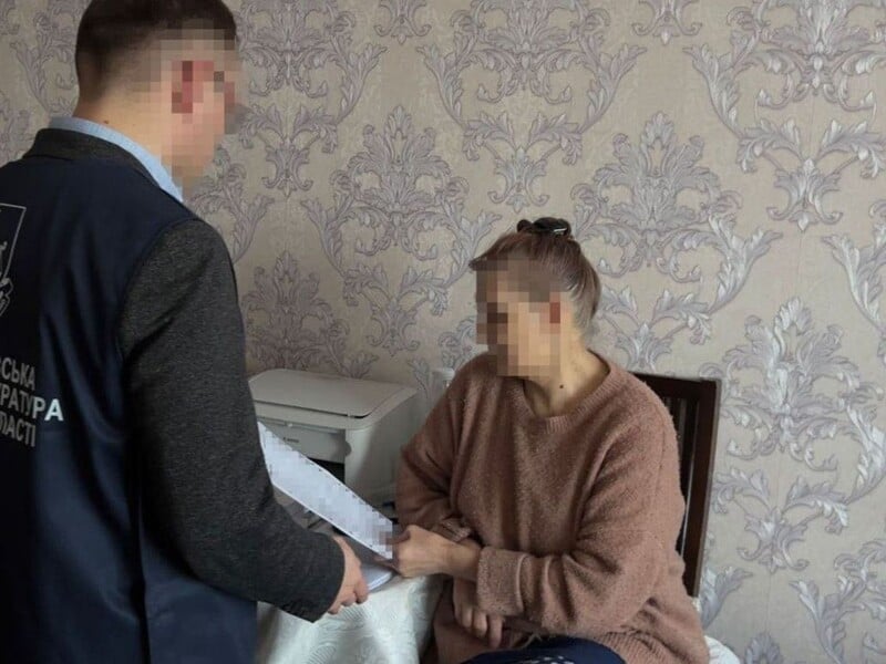 "Поліція і ЖКГ сказали: "О, ще одна ку-ку росте". Дівчина сім років жила поряд із тілом померлої сестри