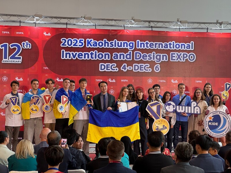 П'єзоелектричні устілки, БПЛА із ШІ, пошук екзопланет. Українських школярів нагородили на виставці в Тайваню