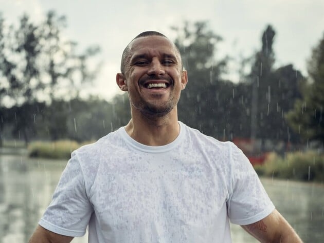 Цимбалюк ухопив Сумську й Горянського й підкинув їх угору. Акторка відреагувала