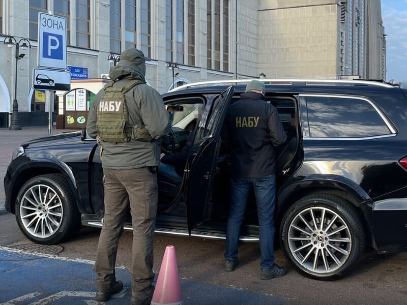 НАБУ пришло с обысками к налоговикам в Киеве и двух областях