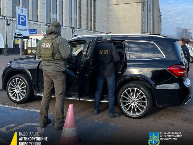 НАБУ пришло с обысками к налоговикам в Киеве и двух областях