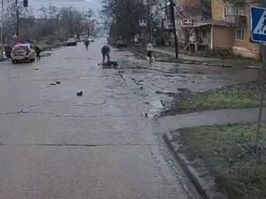 В Прилуках патрульные сбили людей на пешеходном переходе, погиб ребенок. ДТП попало на видео