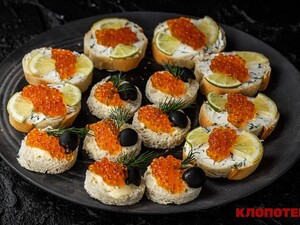 Так будет еще вкуснее. Два рецепта бутербродов с красной икрой для праздничного стола