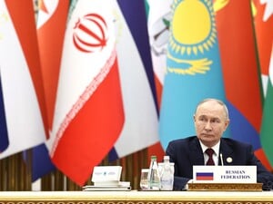 Путин дважды не смог выговорить фамилию президента Туркменистана. Видео