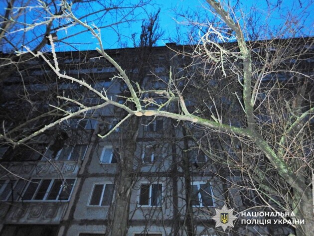 В Николаеве из окна многоэтажки выпрыгнула 19-летняя девушка. Ее могли там удерживать насильно – полиция