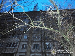 В Николаеве из окна многоэтажки выпрыгнула 19-летняя девушка. Ее могли там удерживать насильно – полиция