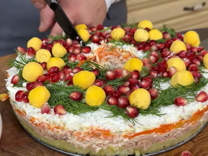 Приготовьте для праздничного стола салат 