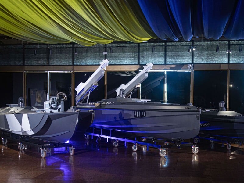 В Україні випустили пам’ятну монету на честь безпілотного катера ГУР Magura. Фото