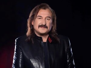 Автор слов песни 