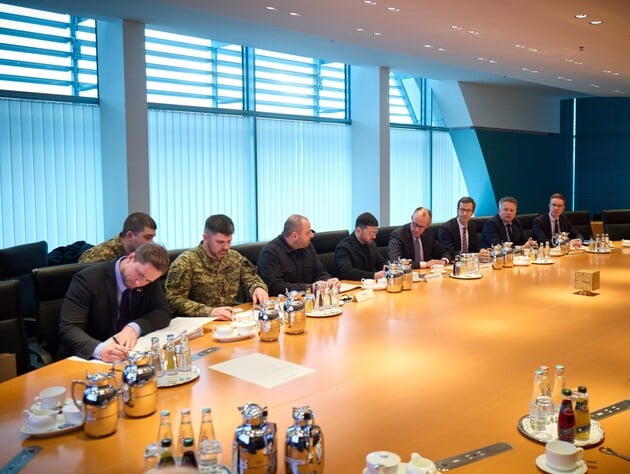 У Берліні завершилися переговори США й України щодо "мирного плану". Завтра – продовження