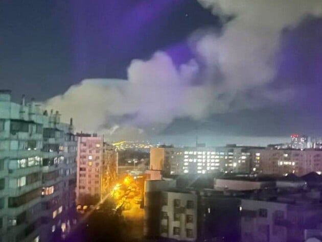 В Белгороде взрывы и густой дым. Губернатор говорит о ракетной атаке, паблики – о прилете по ТЭЦ