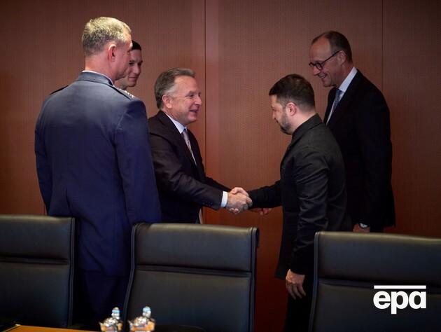 У Німеччині почався другий раунд переговорів між Україною і США – ЗМІ