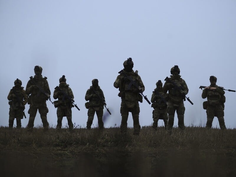 Большинство украинцев готовы терпеть войну сколько нужно – соцопрос