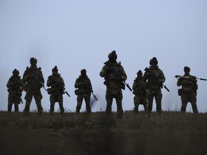 Більшість українців готові терпіти війну скільки треба – соцопитування