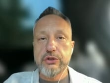 Это мой родной двор. Вот и имеем первое доказательство расселения российской сволочи в наши квартиры