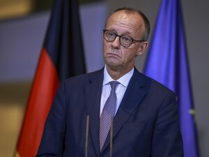 Мерц: Возможно, у РФ есть остатки человечности и она оставит украинцев в покое хотя бы на Рождество