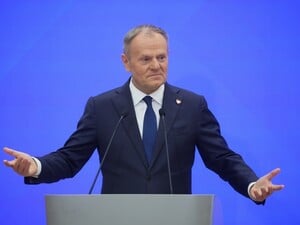 Туск: До использования активов РФ для восстановления Украины еще 