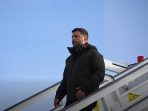 Зеленский после Берлина прибыл в Нидерланды. Президент Украины встретится с премьером и королем