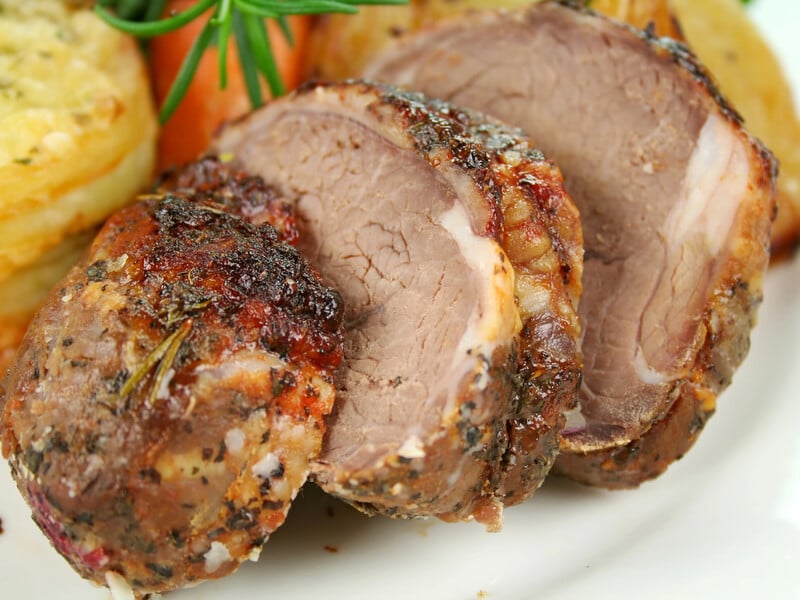 Просто положите это к мясу, запеките – и получите вкуснейшее и сочное блюдо. Рецепт на праздники