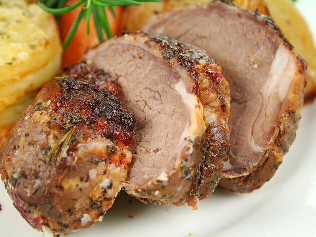 Просто положите это к мясу, запеките – и получите вкуснейшее и сочное блюдо. Рецепт на праздники