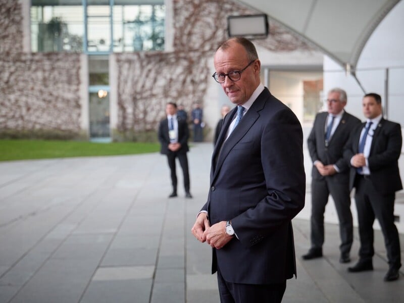 Мерц заявил, что многонациональные силы в Украине смогут отвечать на атаки РФ