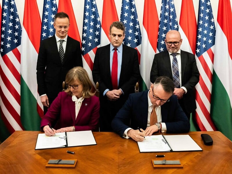 Угорщина і США домовилися про постачання скрапленого газу. Що відомо