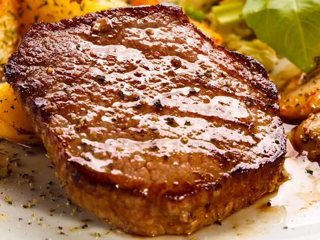 Змастіть м’ясо цим маринадом – і воно вийде настільки м’яким і ніжним, що можна їсти губами. Рецепт