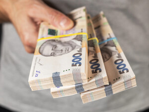 В уряді розповіли про податок на фонд відбудови України, а потім закликали 