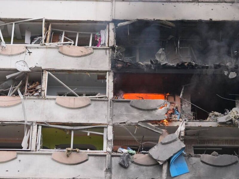 Росіяни вдарили по Запоріжжю, є влучання в житлові будинки