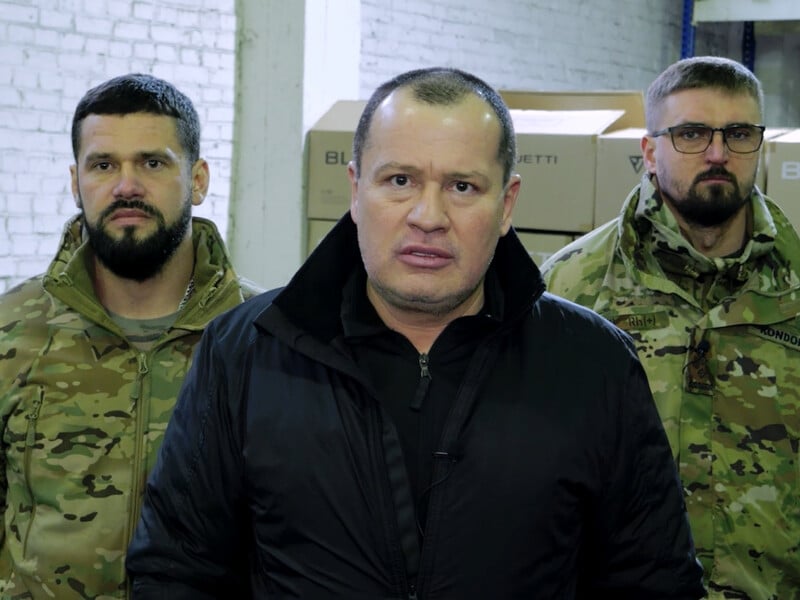 "Украинская команда" передала партию зарядных станций 81-й бригаде ДШВ