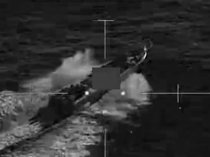 США показали новий удар у Тихому океані по судну нібито з наркоторговцями. Відео