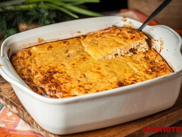 Натріть картоплю й запечіть разом із цим. Рецепт поживної страви для родинної вечері або обіду на кілька днів