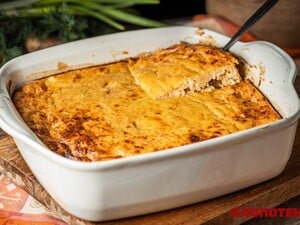 Натрите картофель и запеките вместе с этим. Рецепт сытного блюда для семейного ужина или обеда на несколько дней