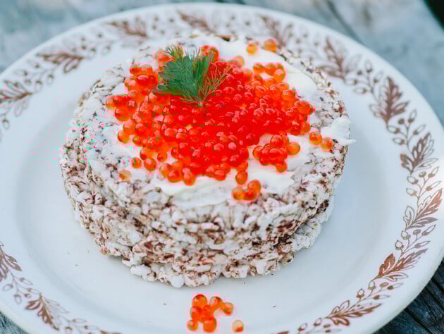 Торт із крабових паличок. Рецепт цікавої святкової страви