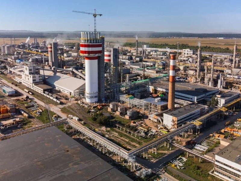 После атаки дронов в РФ горит одно из крупнейших в мире производств аммиака