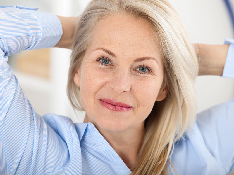 Эти советы помогут женщинам после 50 определиться с прической. Стилисты раскрыли главные секреты