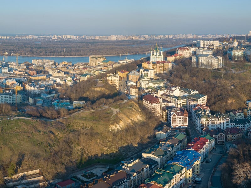 Видео дрона с российским триколором в Киеве. В полиции сообщили о фейке, но потом передумали