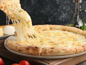 Сирна піца за цим простим рецептом буде схожою на ту, яку їв Кевін у 