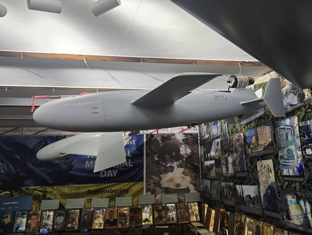 "Одночасно запускали близько 100". З'явилось фото й відео нових українських ракет "Барс"