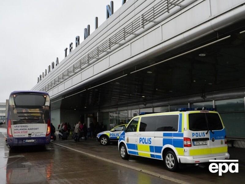 У Швецькому аеропорту теща російського бізнесмена побилася з поліцією
