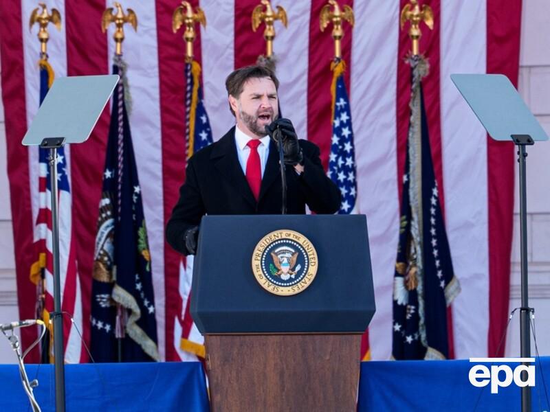 Венс заявив, що краще давати гроші пенсіонерам, ніж скеровувати їх в Україну